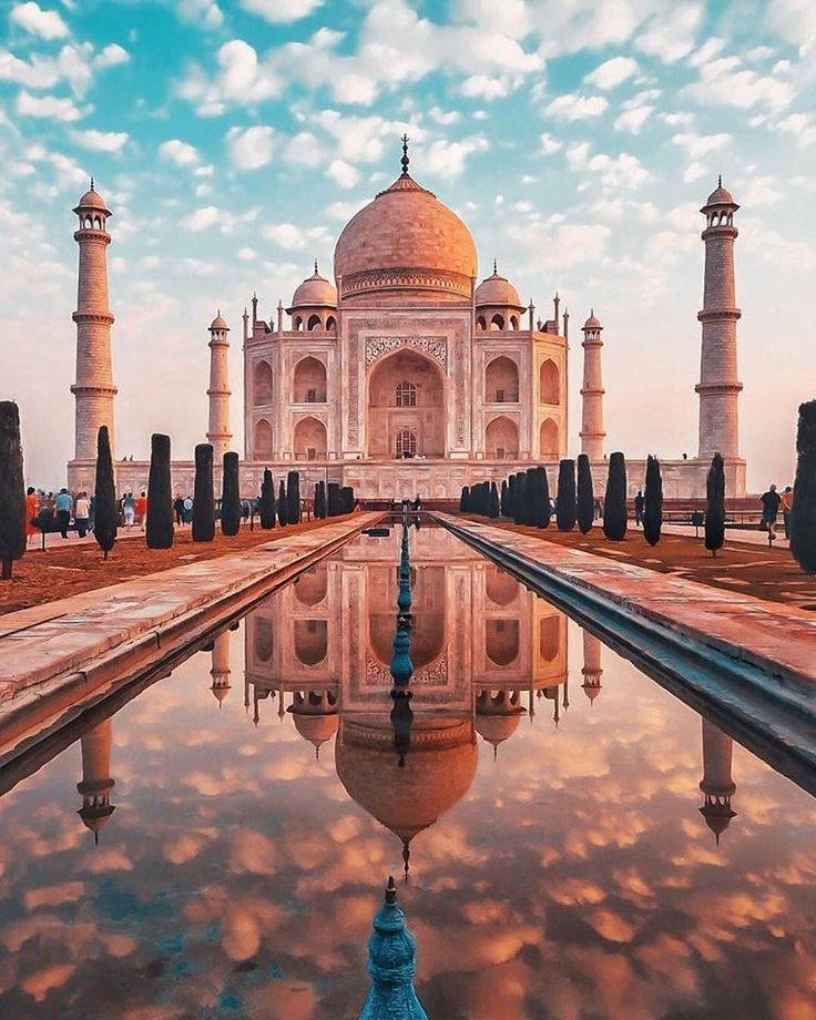 Be Bowled Over By Beauty At India’s Iconic Taj Mahal